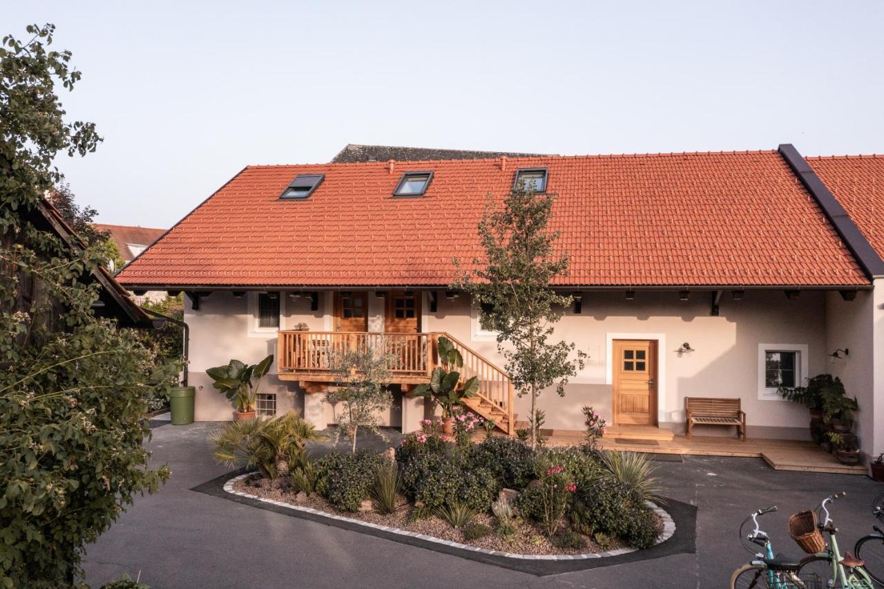 Ferienwohnungen in der alten Schnapsbrennerei Kolleritsch in Mureck Exterior foto